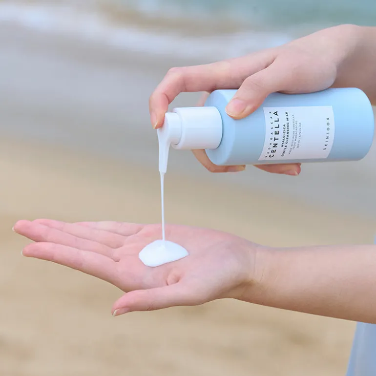 Madagascar Centella Hyalu-Cica Gentle Cleansing Milk
