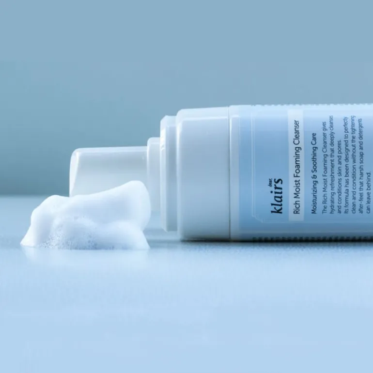 Rich Moist Foaming Cleanser